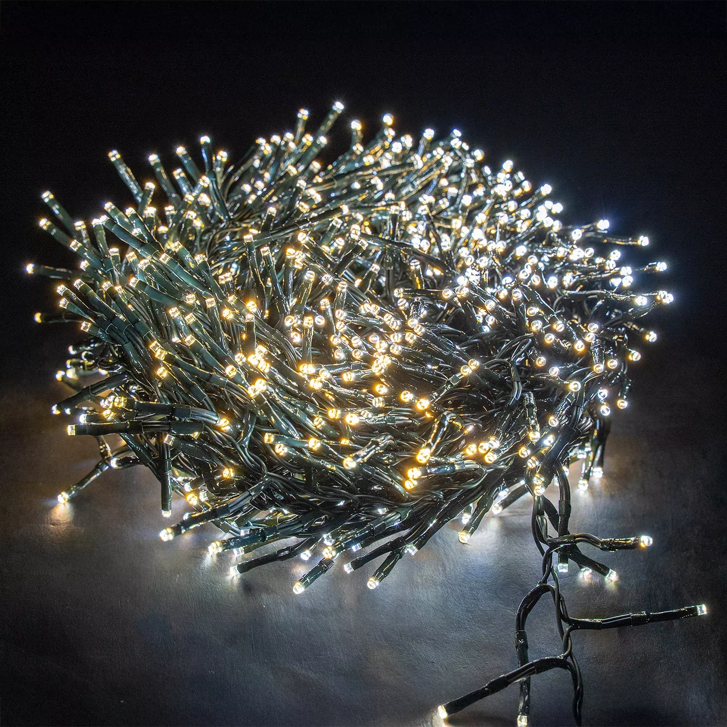 LYYT Multi-sequence 960 LED Cluster Lights with Timer